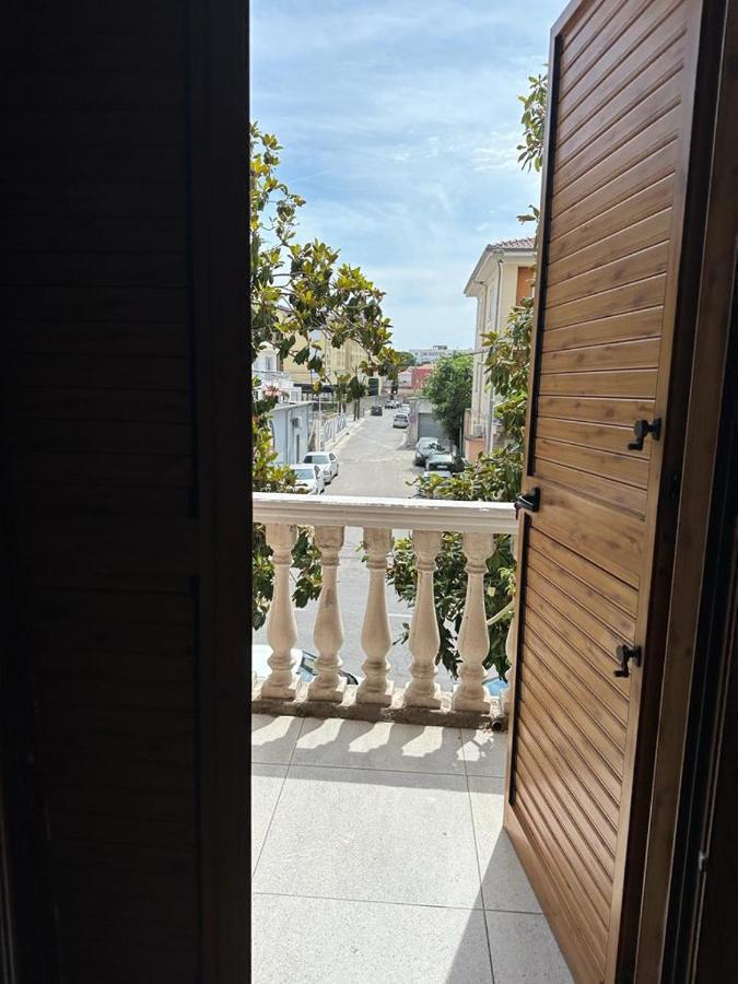 City Center Shkodra B&B Exteriör bild