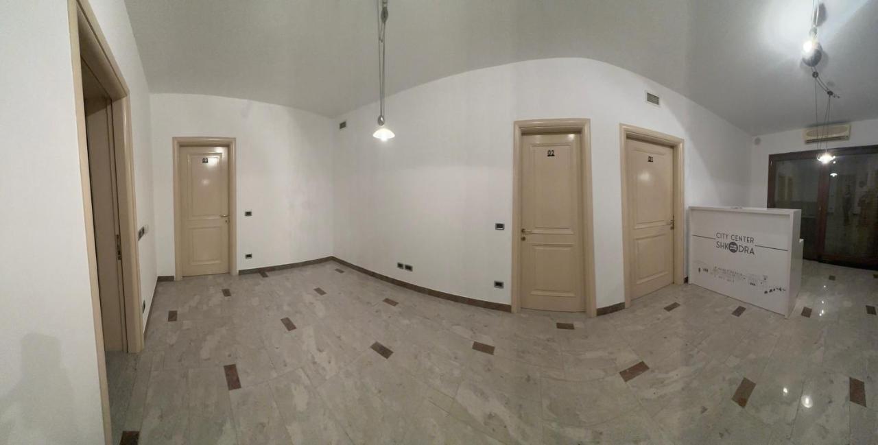 City Center Shkodra B&B Exteriör bild