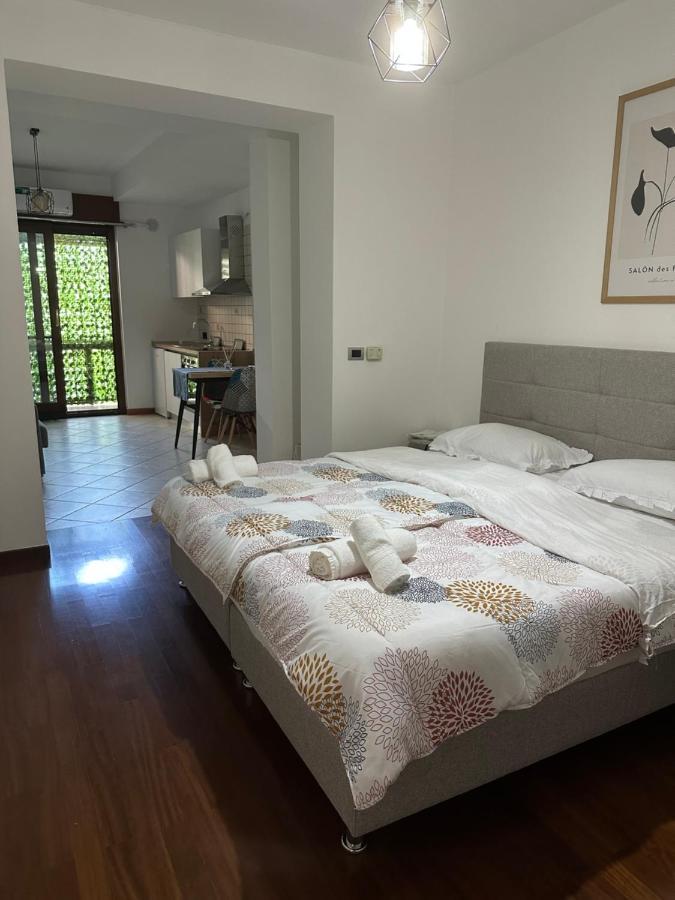 City Center Shkodra B&B Exteriör bild